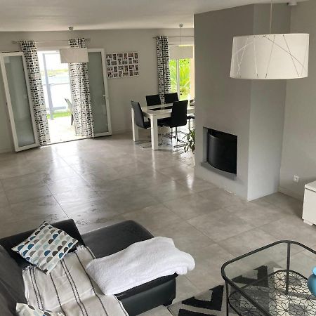 Maison Familiale Avec Jardin De 1500M2 Saint-Genes-de-Fronsac Екстер'єр фото