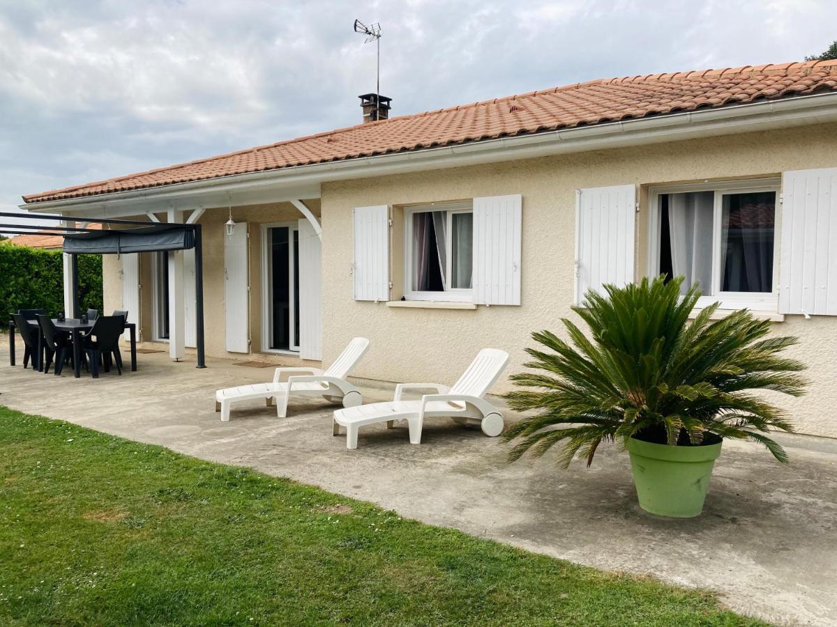 Maison Familiale Avec Jardin De 1500M2 Saint-Genes-de-Fronsac Екстер'єр фото