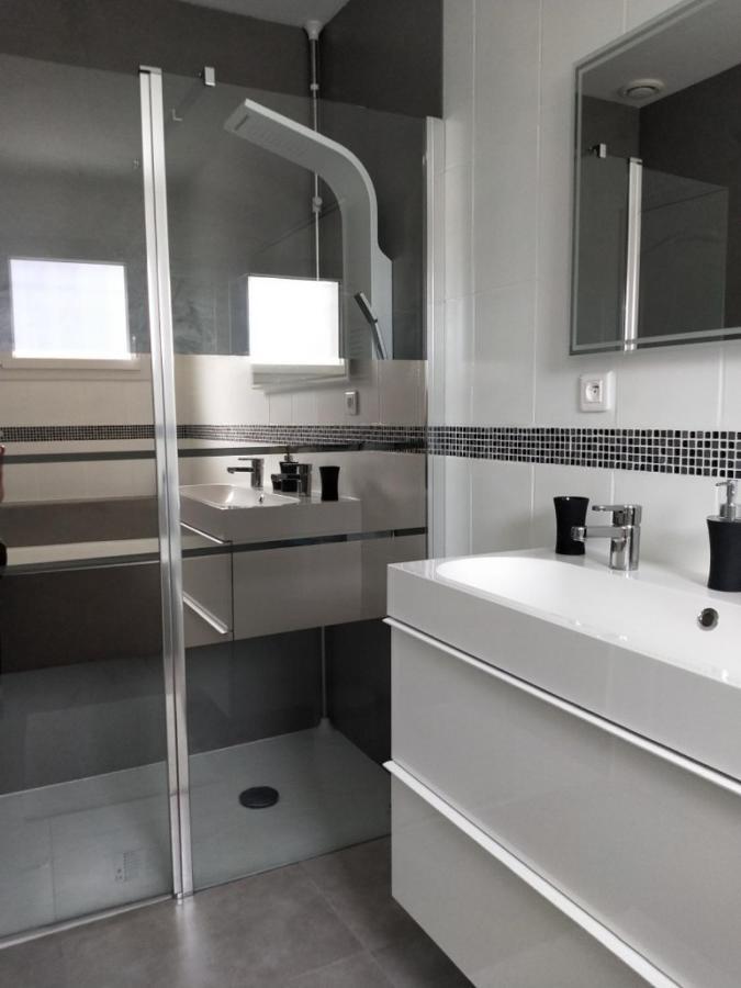 Maison Familiale Avec Jardin De 1500M2 Saint-Genes-de-Fronsac Екстер'єр фото